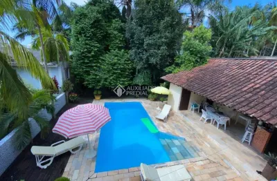 Casa com 3 quartos à venda na rua joão carvalho, 223, agronômica, florianópolis, 163 m2 por r$ 3.100.000