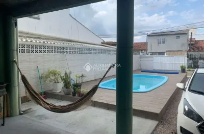 Casa com 3 quartos à venda na dos copos-de-leite, 35, barra do aririú, palhoça, 156 m2 por r$ 590.000