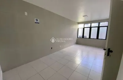 Sala comercial à venda na rua presidente coutinho, 610, centro, florianópolis, 45 m2 por r$ 320.000
