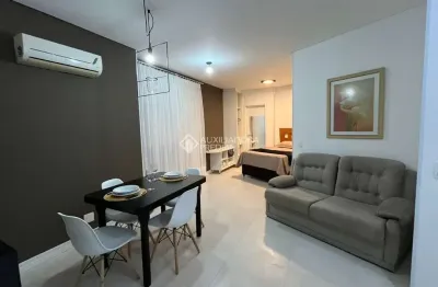 Apartamento com 1 quarto à venda na rua irmão joaquim, 226, centro, florianópolis, 38 m2 por r$ 690.000