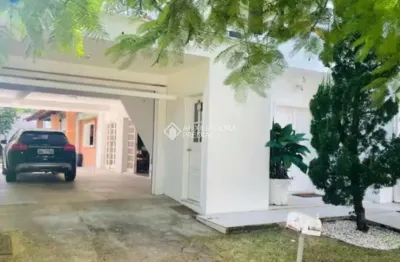 Casa com 4 quartos à venda na servidão josé cardoso de oliveira, 278, jurerê internacional, florianópolis, 280 m2 por r$ 5.800.000