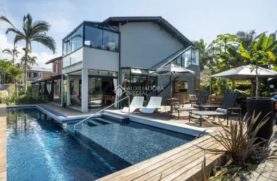 Casa com 3 quartos à venda na servidão caminho dos surfistas, 193, campeche, florianópolis, 144 m2 por r$ 6.700.000