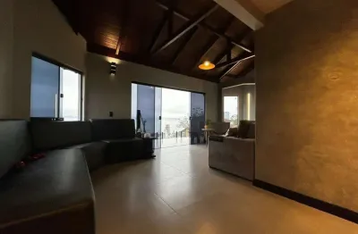 Casa com 2 quartos à venda na rua ângelo la porta, 590, centro, florianópolis, 168 m2 por r$ 1.390.000