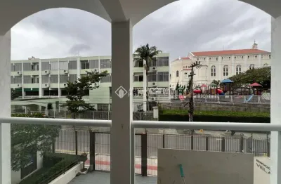 Apartamento com 3 quartos à venda na rua emir rosa, 593, centro, florianópolis, 121 m2 por r$ 1.200.000