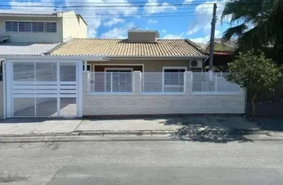 Casa com 2 quartos à venda na rua das perobas, 87, madri, palhoça, 90 m2 por r$ 490.000