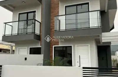 Casa com 2 quartos à venda na maria saturnina de jesus, 138, forquilhas, são josé, 97 m2 por r$ 520.000