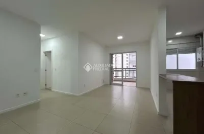 Apartamento com 2 quartos à venda na rua brasilpinho, 95, kobrasol, são josé, 74 m2 por r$ 799.000