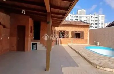 Casa com 5 quartos à venda na rua santo antônio, 1503, barreiros, são josé, 600 m2 por r$ 1.300.000