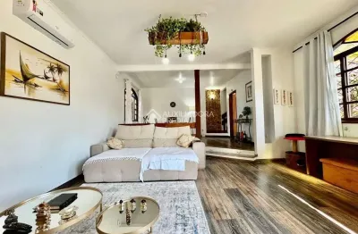 Casa com 4 quartos à venda na rua professora cremilde de oliveira, 329, jardim atlântico, florianópolis, 232 m2 por r$ 1.350.000