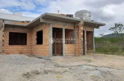 Casa com 2 quartos à venda na esmeraldo cassettari, 12, forquilhas, são josé, 59 m2 por r$ 390.000
