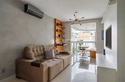 Apartamento com 2 quartos à venda na rua joão meirelles, 967, abraão, florianópolis, 68 m2 por r$ 749.000