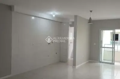 Apartamento com 2 quartos à venda na Rua Tomáz Domingos da Silveira, 3512, São Sebastião, Palhoça, 63 m2 por R$ 295.000