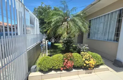 Casa com 3 quartos à venda na Rua Domingos Pedro Hermes, 1198, Jardim Cidade de Florianópolis, São José, 154 m2 por R$ 960.000