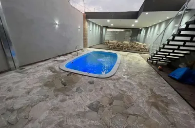 Casa com 2 quartos à venda na Avenida Itavuvu, 100, Jardim Santa Cecília, Sorocaba, 220 m2 por R$ 450.000