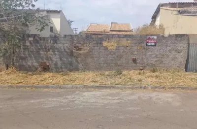 Terreno à venda na Rua MMM 2, 28, Setor Três Marias, Goiânia