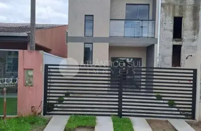 Tríplex na praia, com 2 quartos 1 suite cozinha, sala, duas sacadas