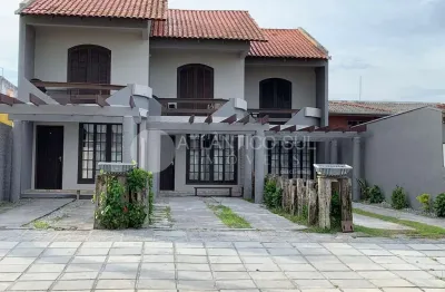 Excelente oportunidade de compra 03 sobrados na  beira mar em shangri-lá