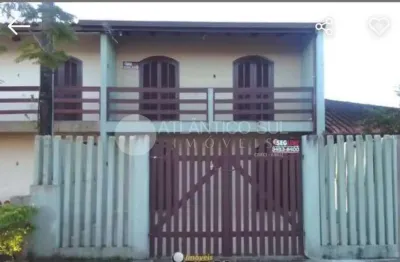 Vende  sobrado a 300 metros do mar,  balneário monções, matinhos - pr