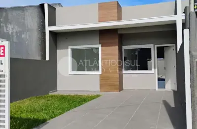 Casa à venda com piscina no litoral, ipacarai, matinhos - pr