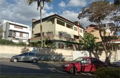 Casa à venda com 7 quartos, sendo 2 suítes,  em jardim dos estados, poços de caldas - mg