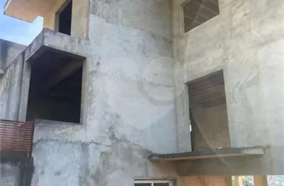 Casa à venda com 3 quartos, sendo 2 suítes,  em parque vivaldi leite ribeiro, poços de caldas - mg