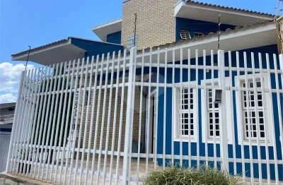 Casa à venda com 3 quartos, sendo 1 suíte,  em parque vivaldi leite ribeiro, poços de caldas - mg