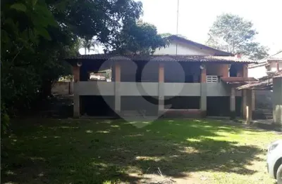 Chácara à venda com 3 quartos, sendo 1 suíte,  no condomínio pinos, são joão da boa vista - sp
