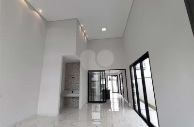 Casa  à venda com 3 quartos, sendo 1 suíte,  no condomínio residencial das macaubeiras, são joão da boa vista - sp