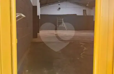 Barracão / Galpão / Depósito com 1 sala para alugar na Avenida João Pinheiro, Centro, Poços de Caldas