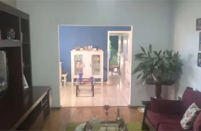 Casa térrea à venda ou para alugar com 3 quartos em vila conrado, são joão da boa vista - sp