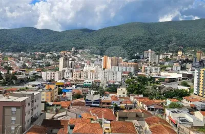 Apartamento à venda com 3 quartos, sendo 1 suíte,  no condomínio predio colombia, poços de caldas - mg