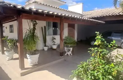 Casa  à venda com 3 quartos, sendo 1 suíte,  no condomínio victor felisberto, andradas - mg