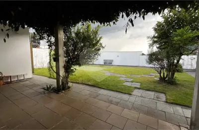 Casa à venda com 3 quartos, sendo 1 suíte,  em Jardim Dos Estados, Poços de Caldas, MG