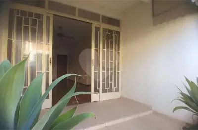 Apartamento à venda com 2 quartos no condomínio ed. antõnio b. lemos, são joão da boa vista - sp