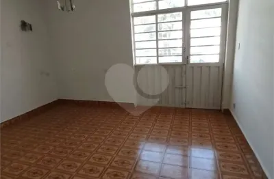 Sobrado à venda com 4 quartos, sendo 1 suíte,  em são lázaro, são joão da boa vista - sp