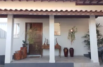 Casa à venda com 2 quartos, sendo 1 suíte,  em vila valentin, são joão da boa vista - sp