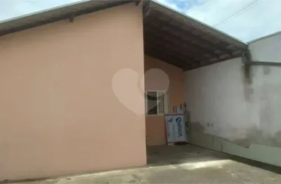Casa à venda com 3 quartos em jardim dos jacarandás fase 1, são joão da boa vista - sp