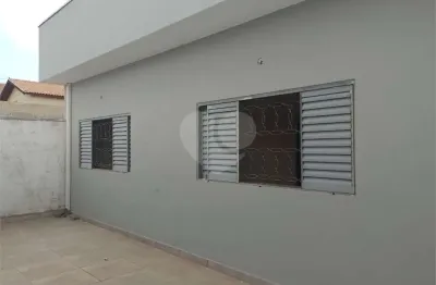 Casa à venda com 2 quartos, sendo 1 suíte,  em jardim dos jacarandás fase 1, são joão da boa vista - sp