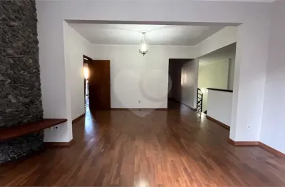 Casa à venda ou para alugar com 4 quartos, sendo 2 suítes,  em Santa Ângela, Poços de Caldas, MG