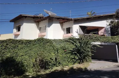 Casa para alugar com 7 quartos, sendo 1 suíte,  em jardim centenário, poços de caldas - mg