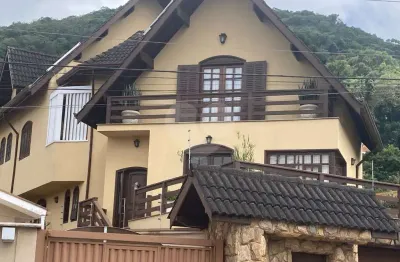 Casa à venda com 4 quartos, sendo 3 suítes,  em jardim dos estados, poços de caldas - mg