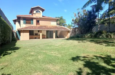 Casa à venda com 4 quartos, sendo 4 suítes,  em Funcionários, Poços de Caldas - MG