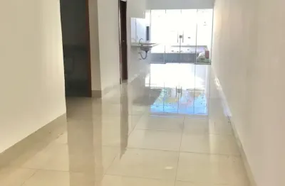 Linda casa no jardim gramado, pronta para morar com piscina