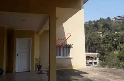 Maravilhoso sobrado com 7 dorms e 2 suítes no condomínio village alpino - bairro