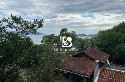 Casa ampla com 3 suítes, área gourmet e 5 vagas - recém-reformada em mangaratiba