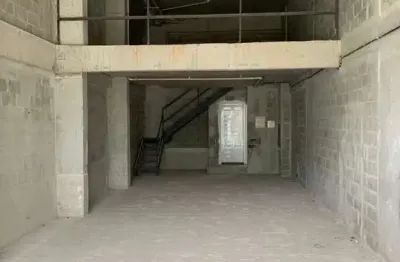 Loja comercial ampla no frames residence – pe direito duplo e mezanino pronto