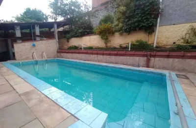 Casa com 3 quartos à venda na Rua Porto Alegre, 87, Trindade, São Gonçalo