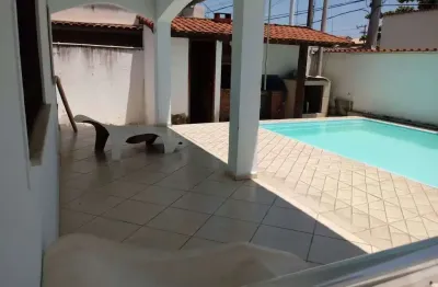 Casa com 3 quartos à venda na Rua Petrópolis, 34, Trindade, São Gonçalo