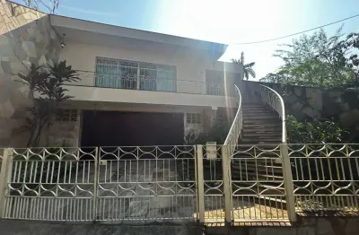 Agradável casa tipo para venda em vila albertina com 4 quartos, sendo 1 suíte, 240m²