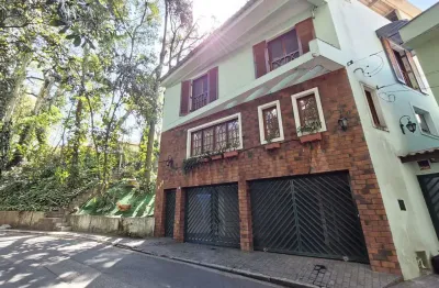 Atraente sobrado para venda em água fria com 3 quartos, sendo 2 suítes , 152m²